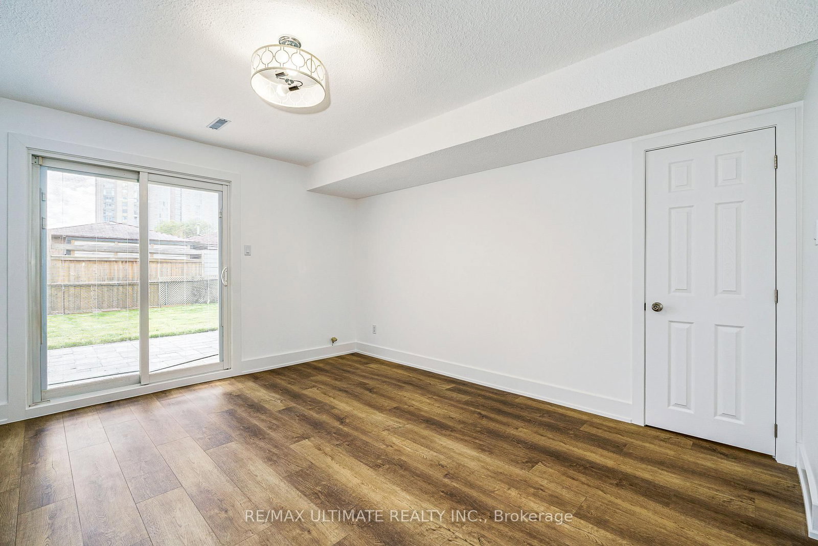 196 Meadows Boulevard - Photo 34