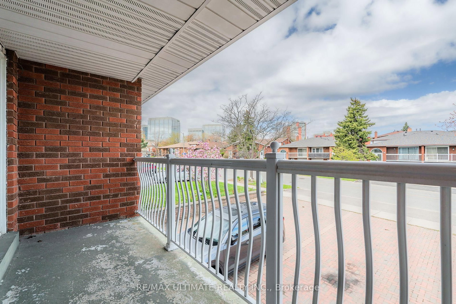 196 Meadows Boulevard - Photo 8