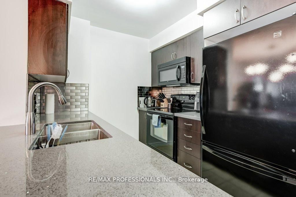 60 Heintzman Street, Unit 930 - Photo 11