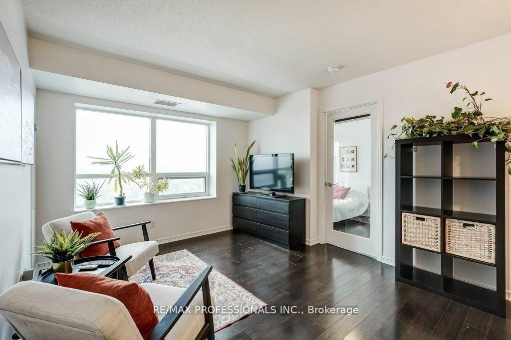60 Heintzman Street, Unit 930 - Photo 5