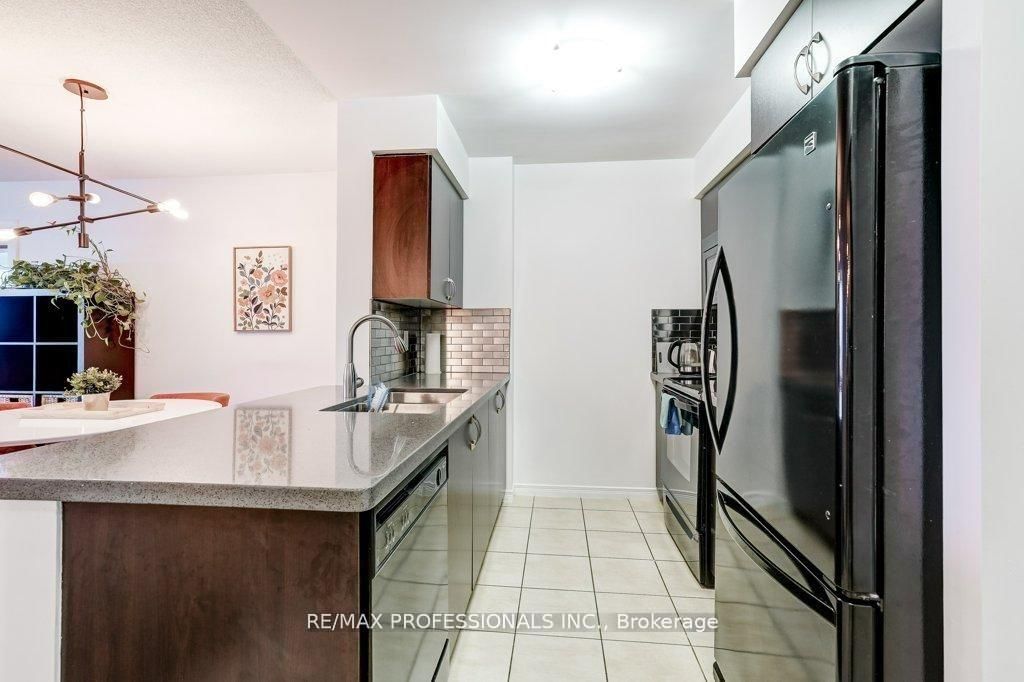 60 Heintzman Street, Unit 930 - Photo 9