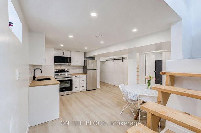 #Lower - 34 Henley Crescent