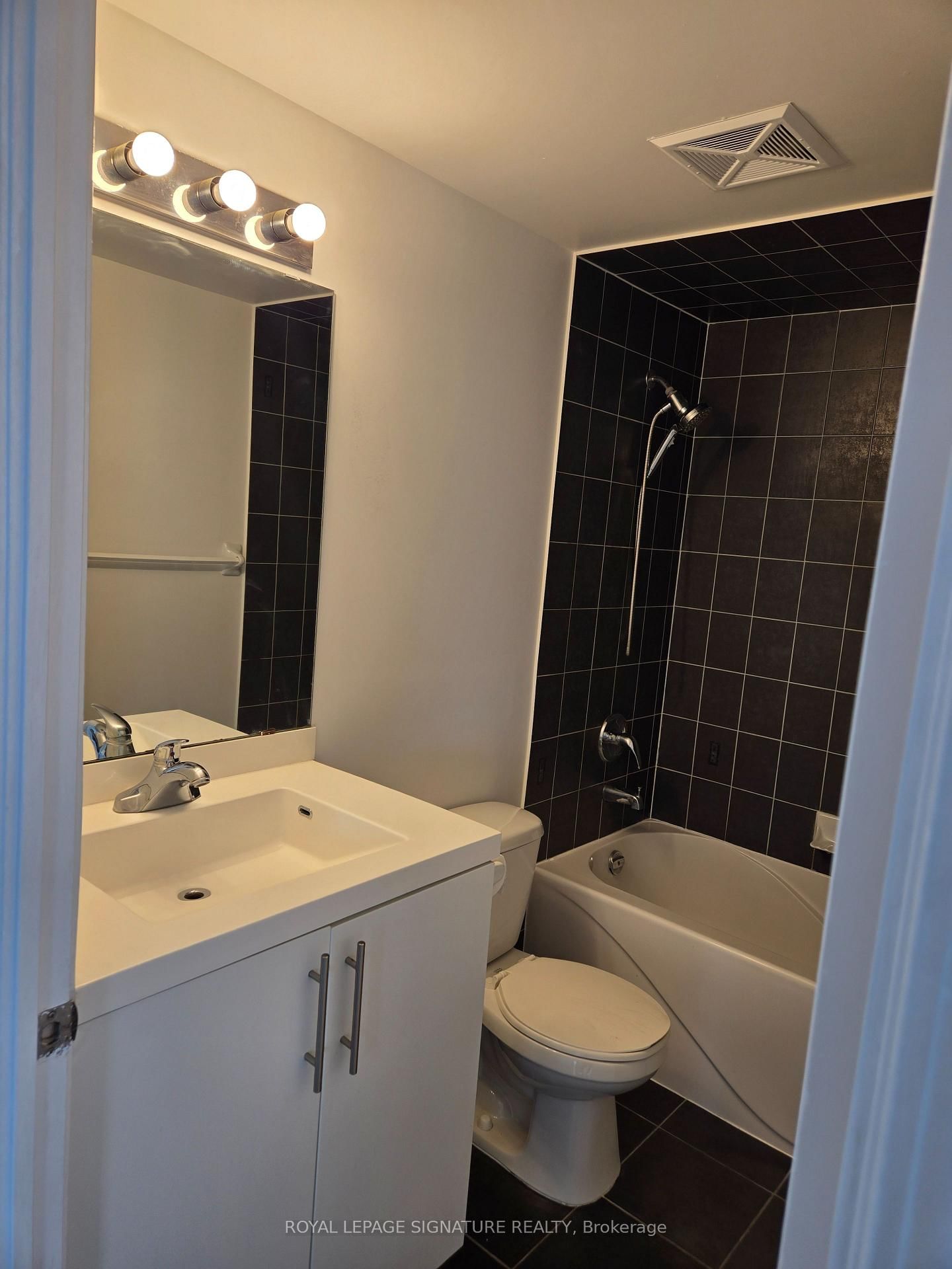 2240 Lakeshore Boulevard W, Unit 3004 - Photo 17