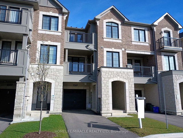 1587 Moira Crescent