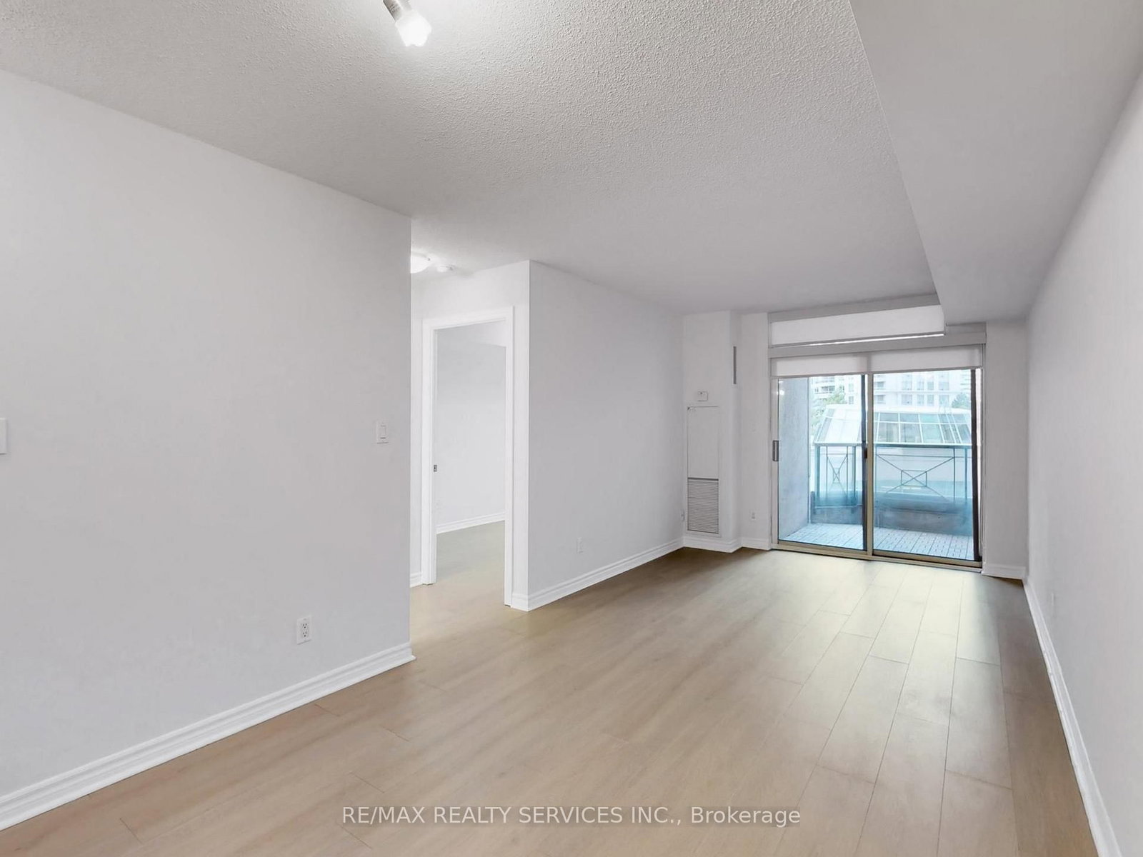 3880 Duke Of York Boulevard, Unit 504 - Photo 12