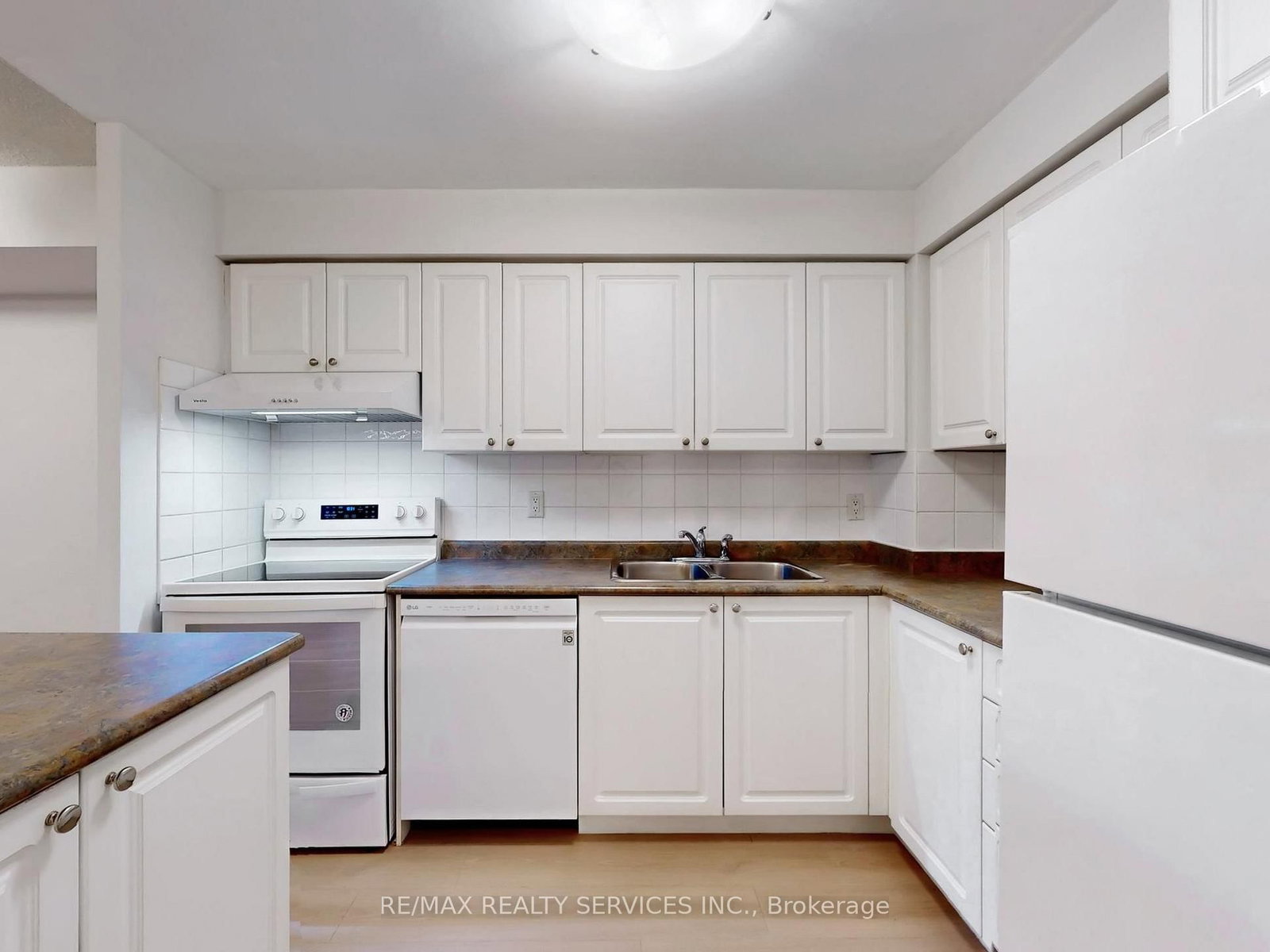 3880 Duke Of York Boulevard, Unit 504 - Photo 16