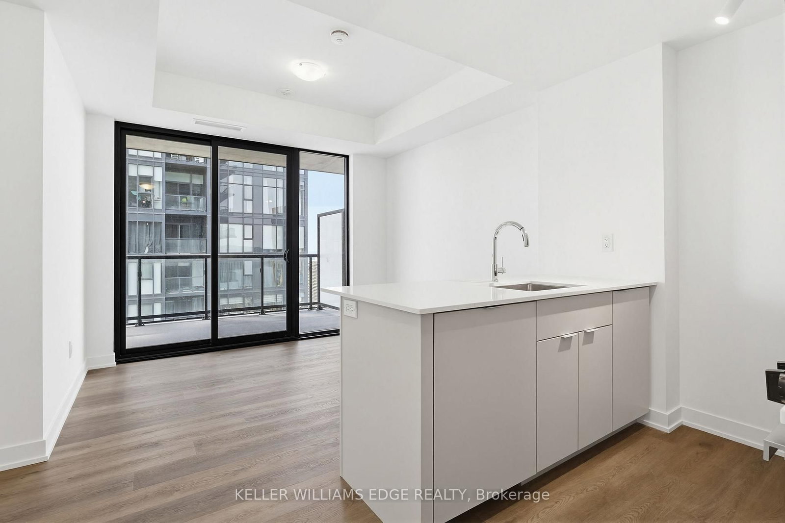 2075 Lakeshore Road, Unit 1703 - Photo 12