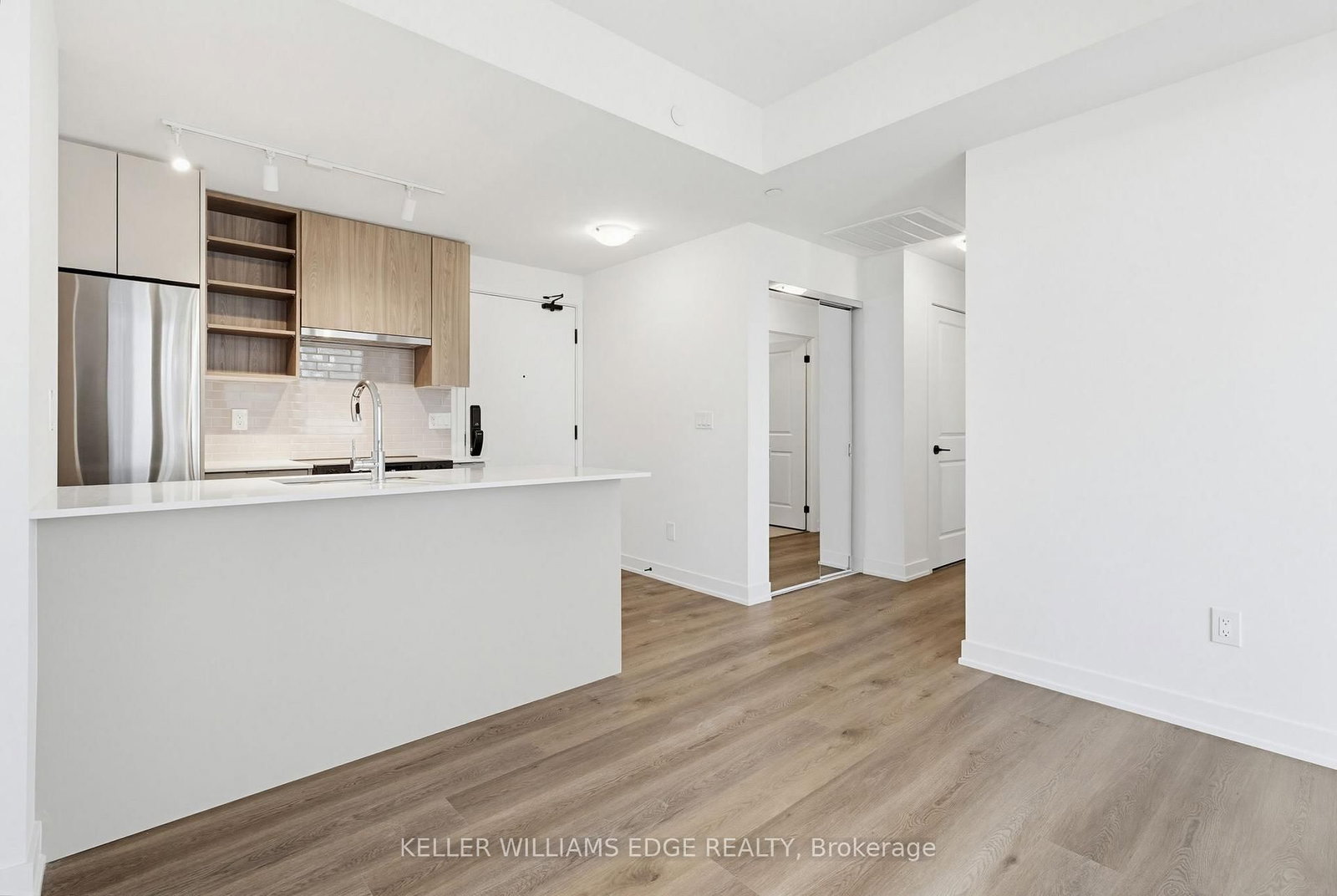 2075 Lakeshore Road, Unit 1703 - Photo 18