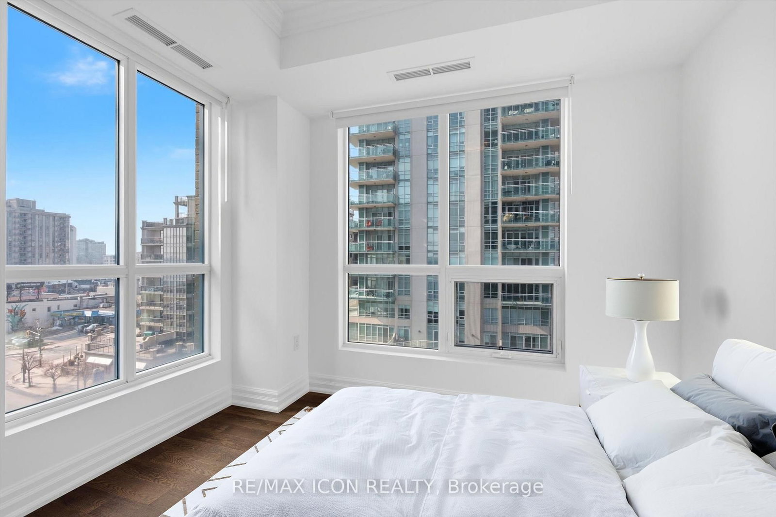2060 Lakeshore Road, Unit 602 - Photo 22