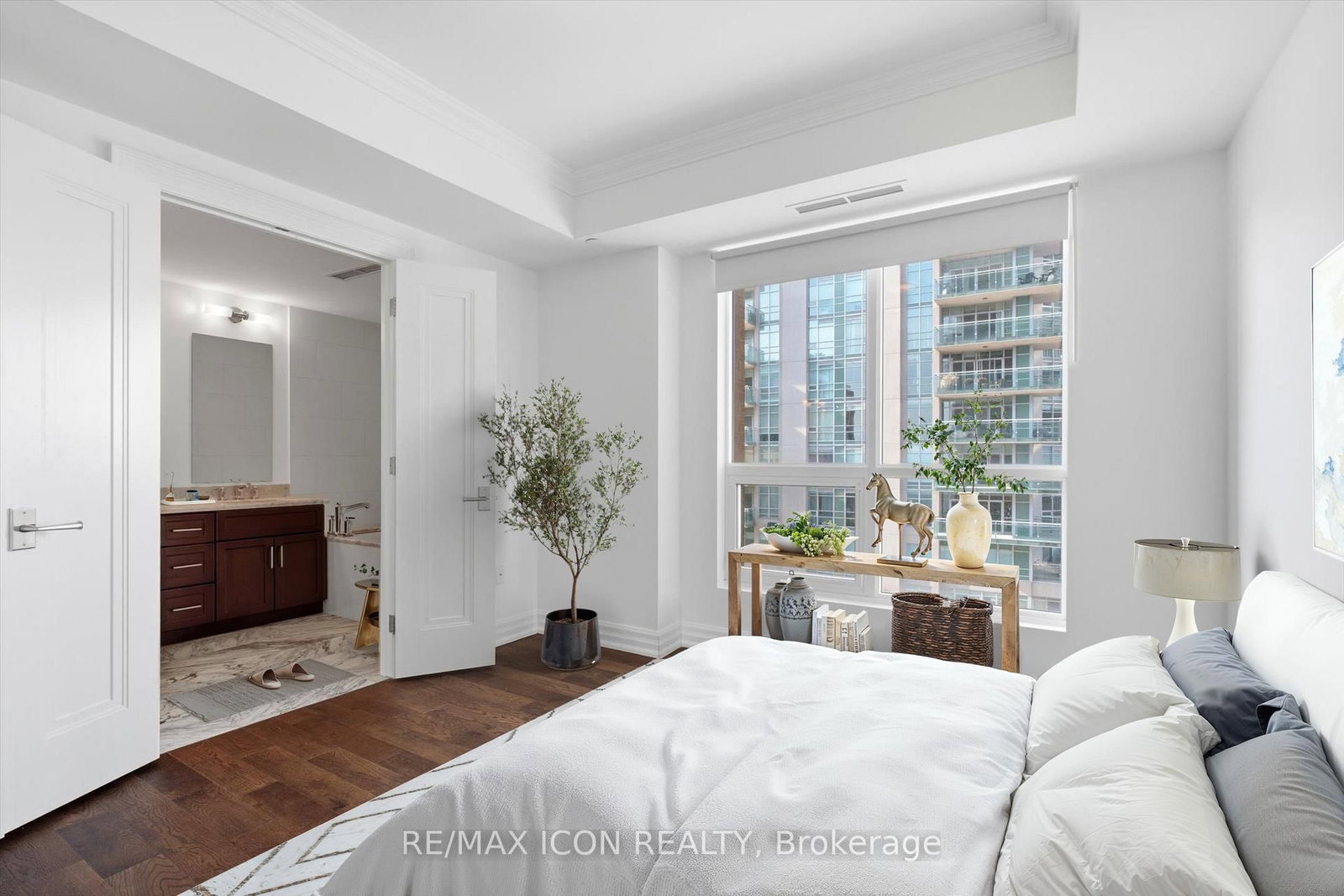 2060 Lakeshore Road, Unit 602 - Photo 26