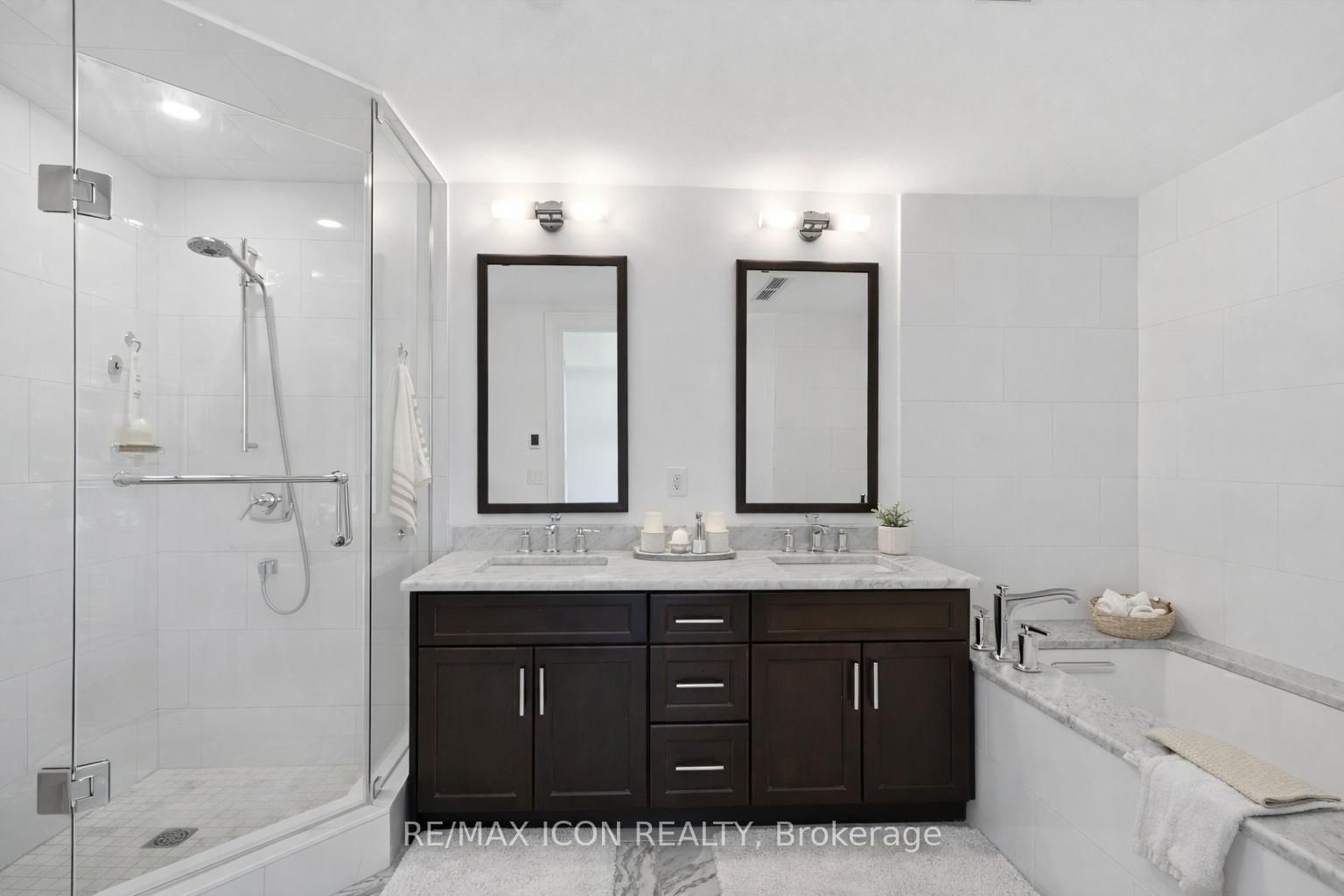 2060 Lakeshore Road, Unit 602 - Photo 29