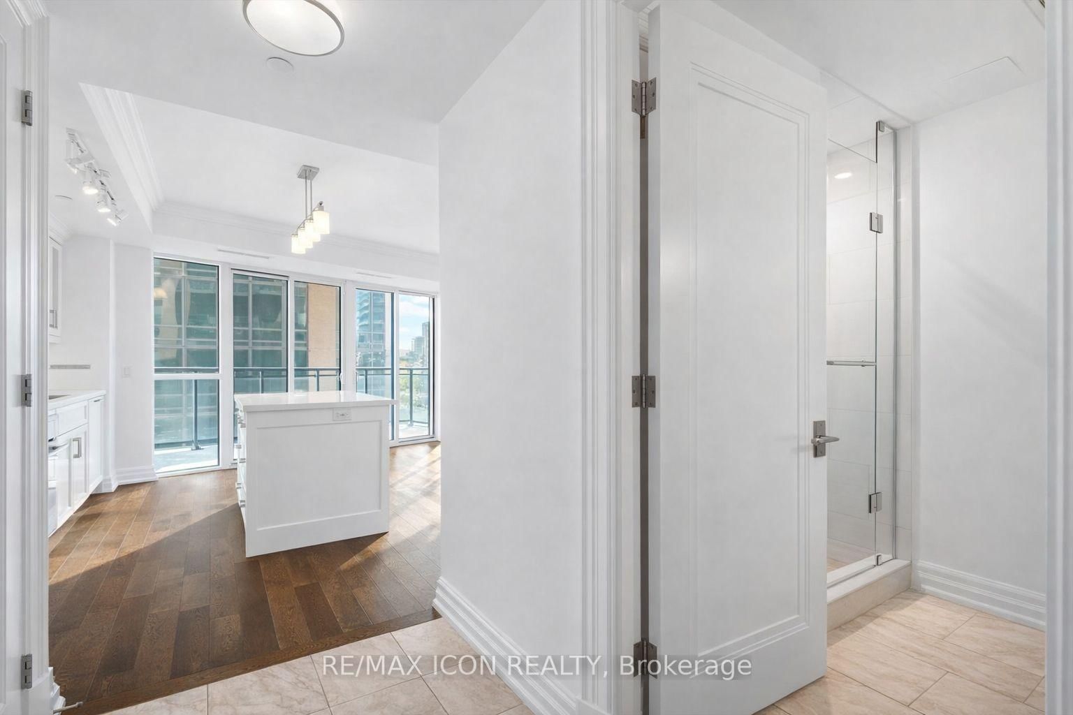 2060 Lakeshore Road, Unit 602 - Photo 8