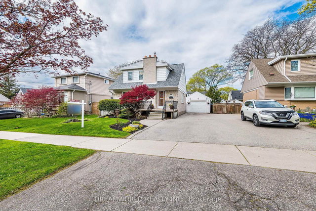 6 Esmond Crescent