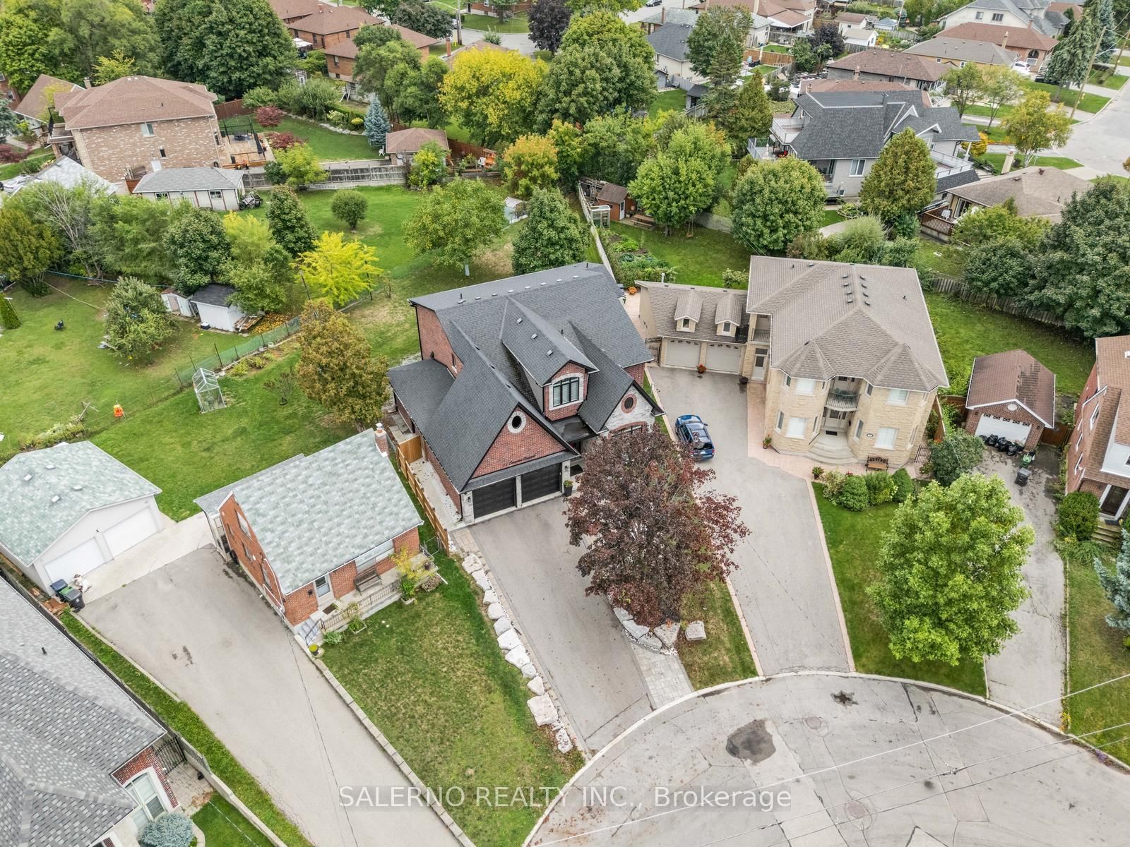 11 Compton Crescent - Photo 3