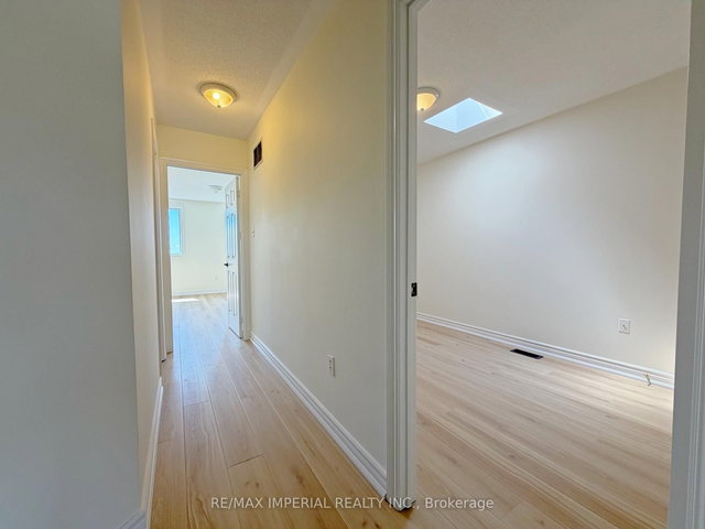 623-623A The Queensway