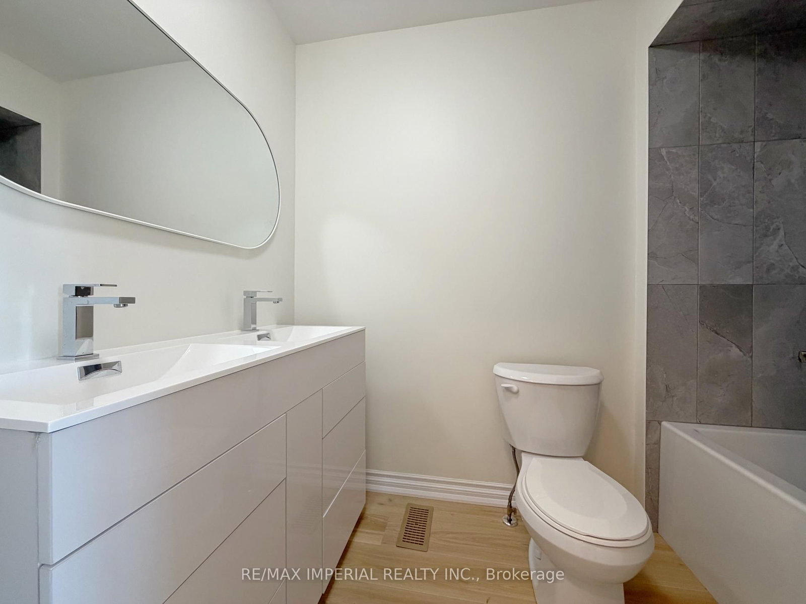 623-623A The Queensway • Toronto, ON photo 6