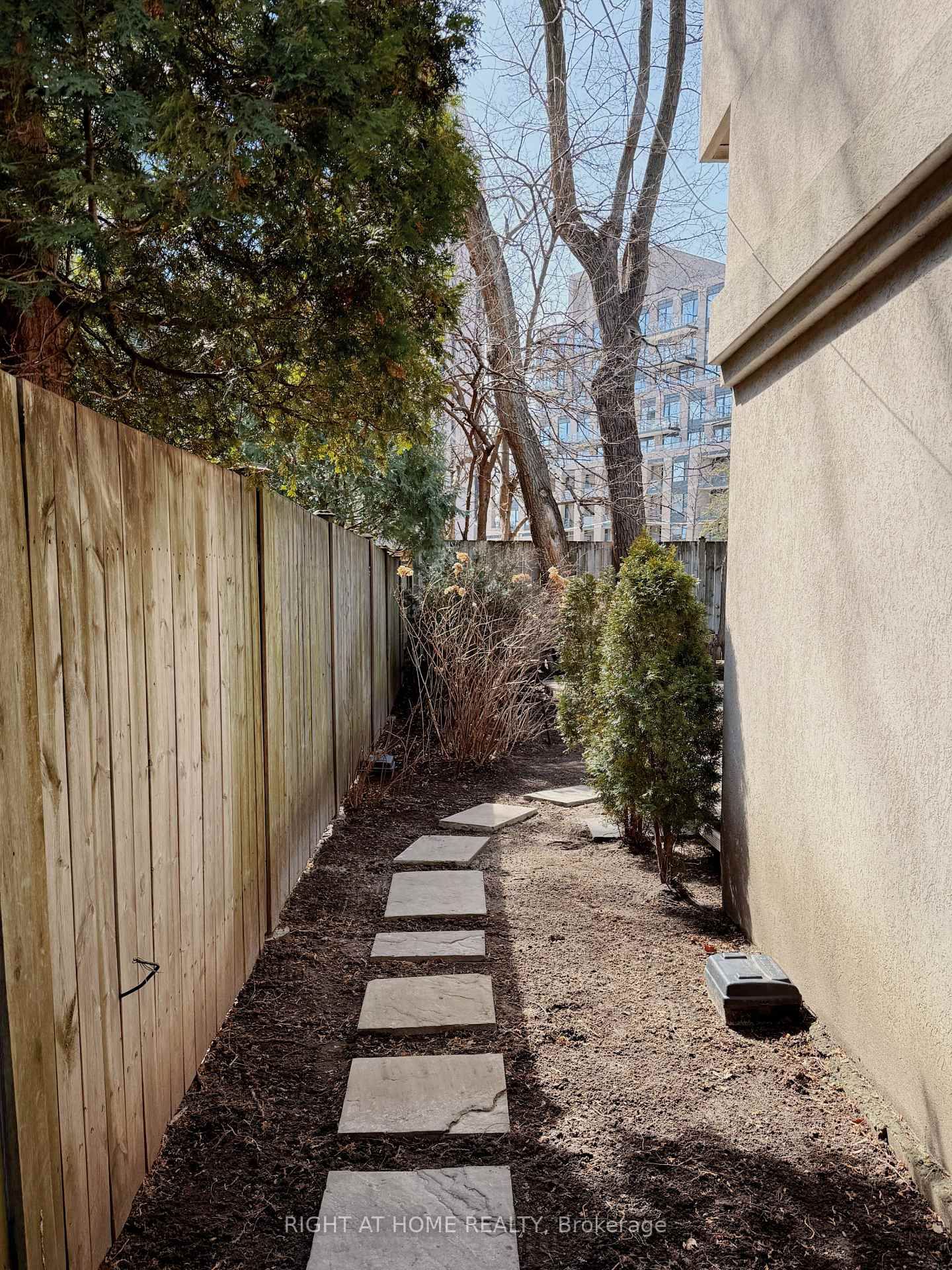 1186 Royal York Road, Unit 2 - Photo 25