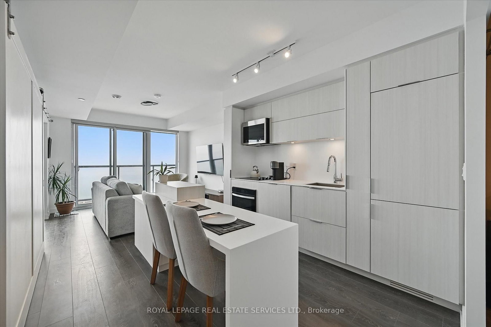 370 Martha Street, Unit 1705 - Photo 6