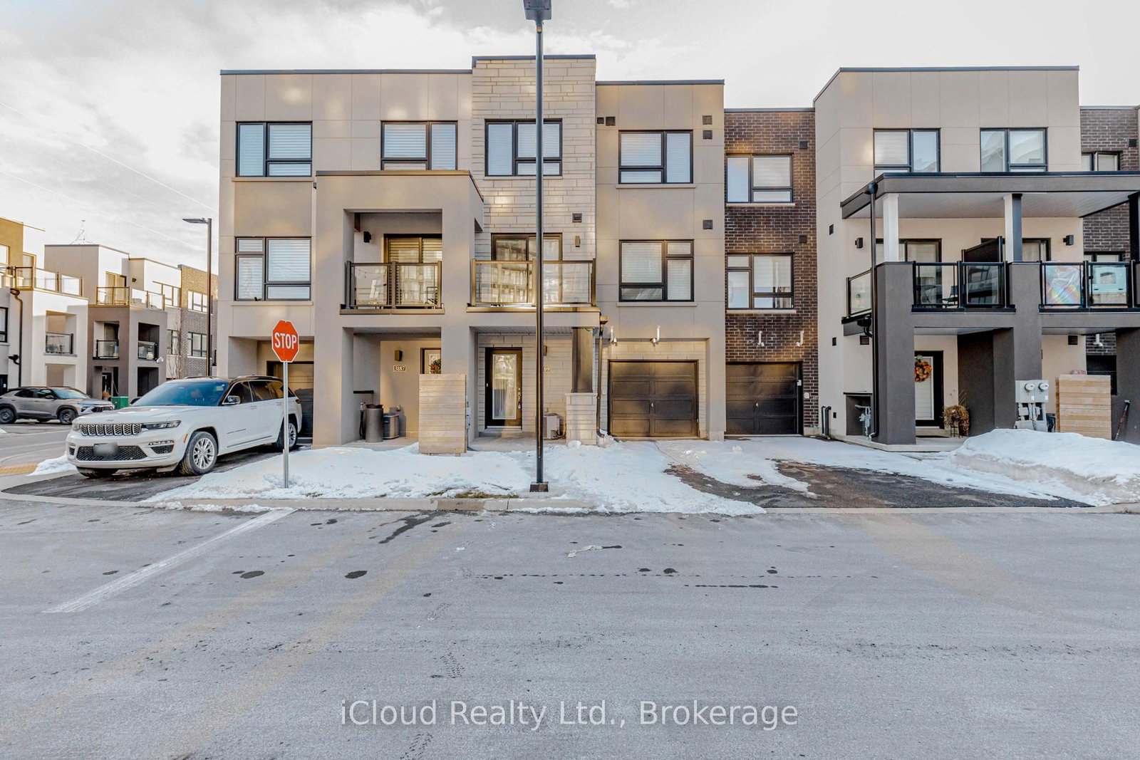 3189 BASTEDO Common, Unit 69