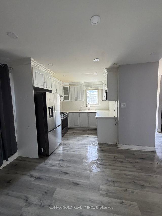 Upper Leave 1/2nd  Floor - 5 Herron Place