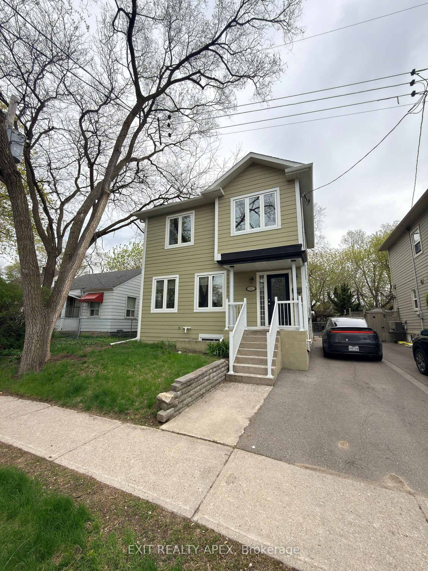 11 Uno Drive