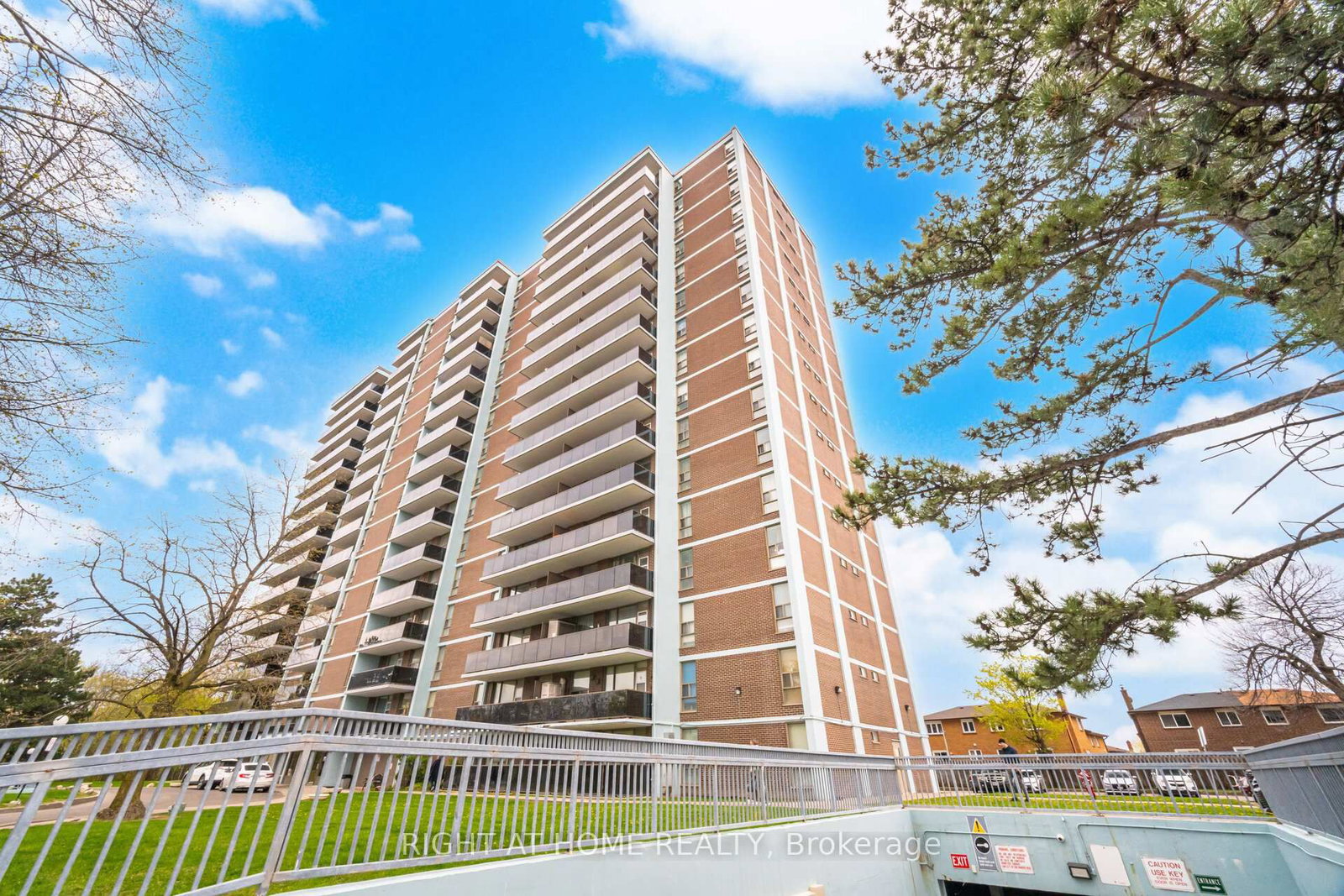 235 Grandravine Drive, Unit 907