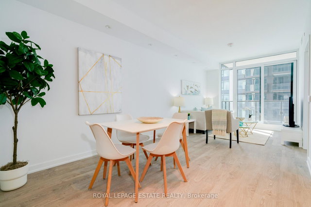 1711 - 1926 Lake Shore Boulevard W