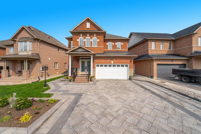 6-bed Detached House · 7 Klondike Tr