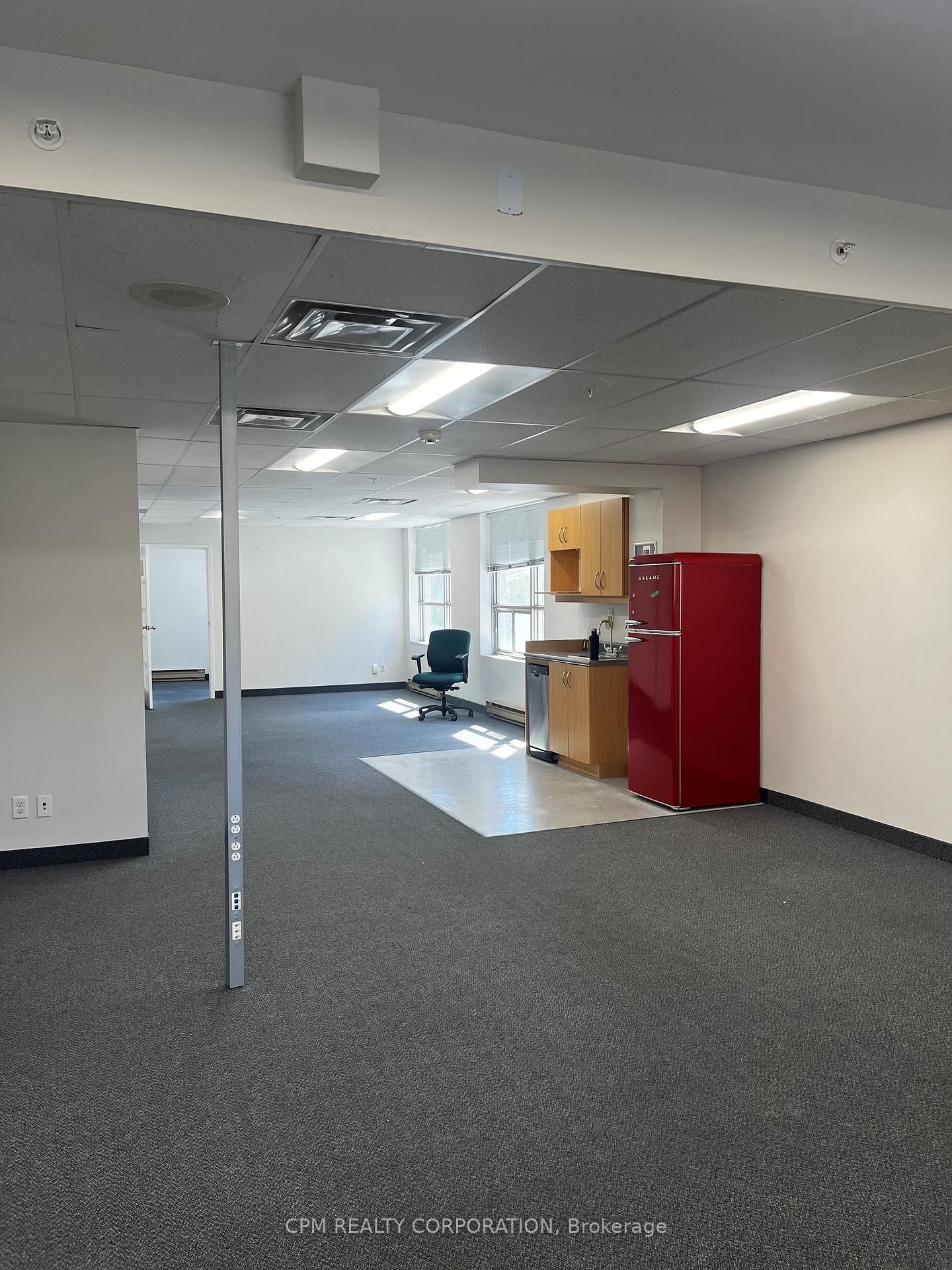 2100 Bloor Street W - Photo 3