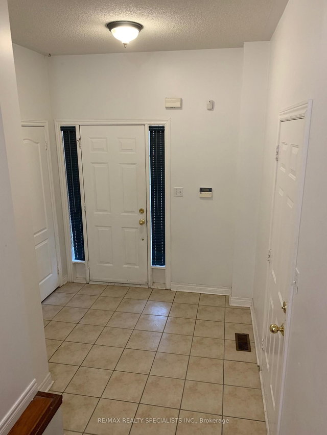 10 Ashmere Road