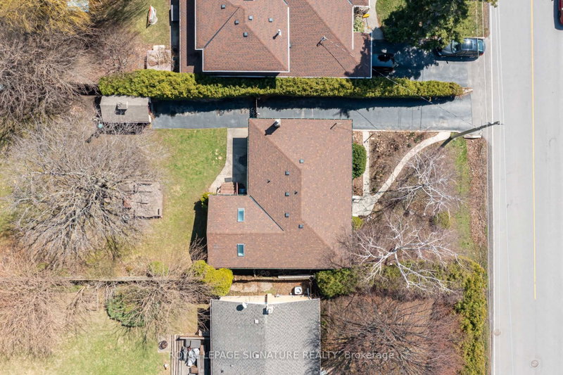 411 Maplehurst Ave photo 3