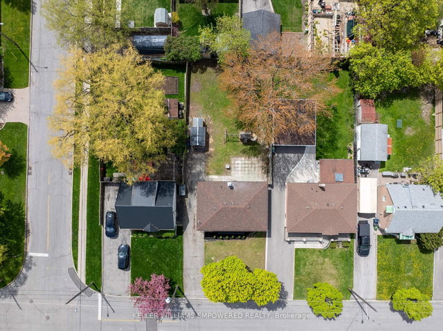 42 Deerhurst Avenue