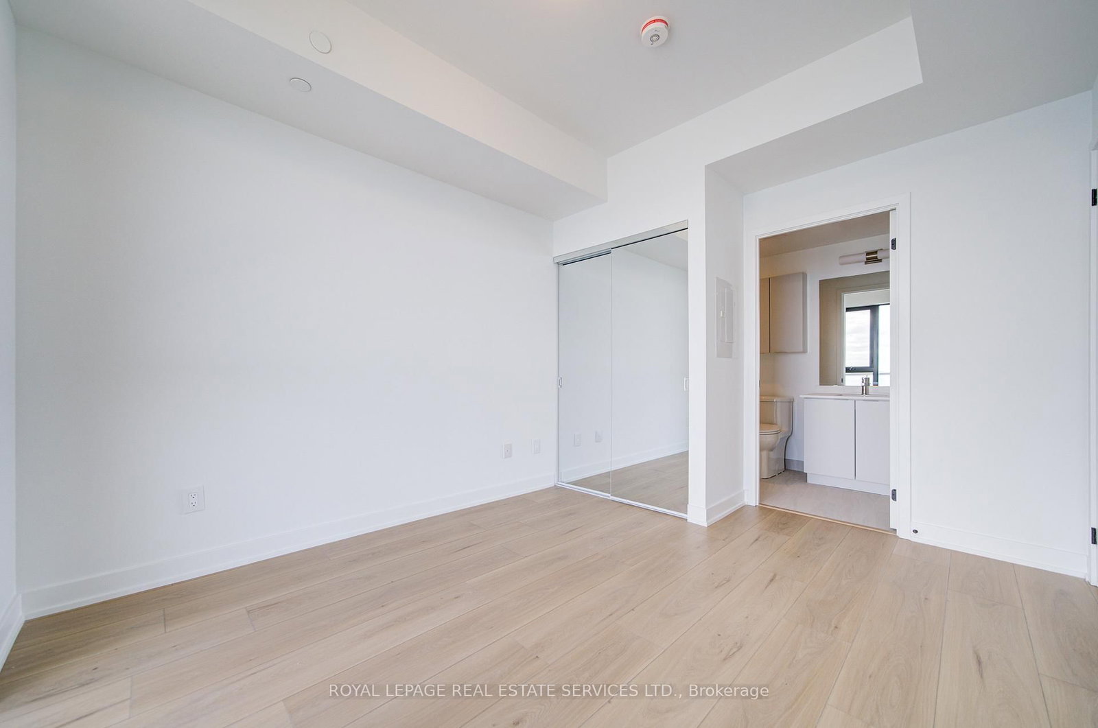 2075 Lakeshore Road, Unit 1206 - Photo 16