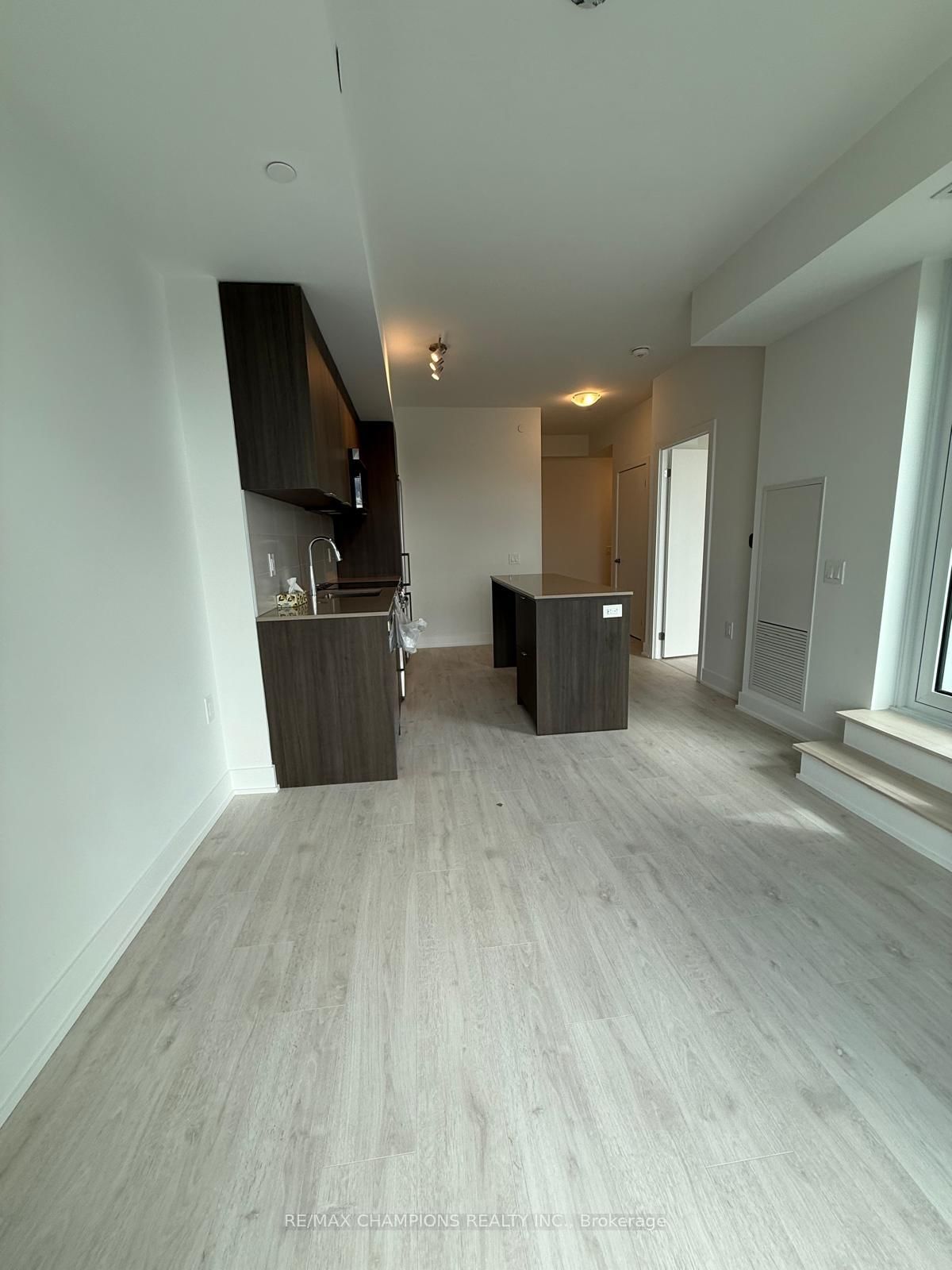 2088 James Street, Unit 502 - Photo 8