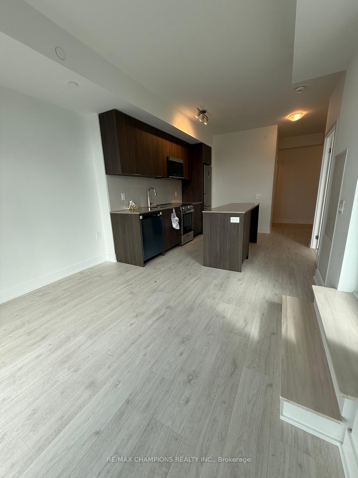2088 James Street, Unit 502 - Photo 9