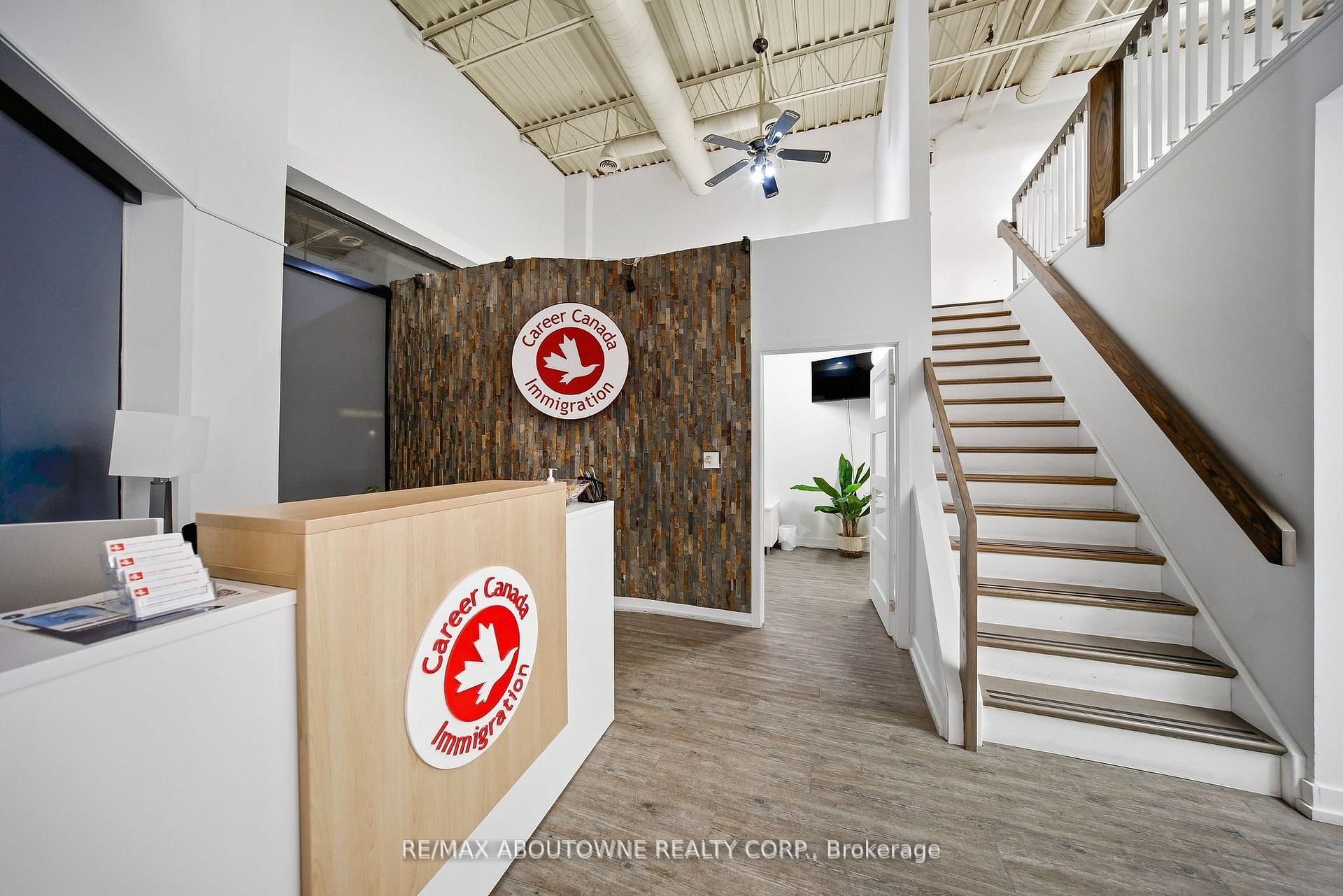 775 Pacific Road, Unit 31