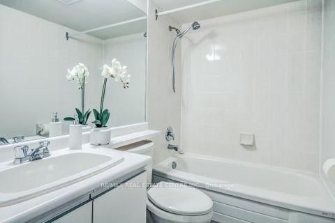 2177 Burnhamthorpe Road W, Unit 1007 - Photo 11