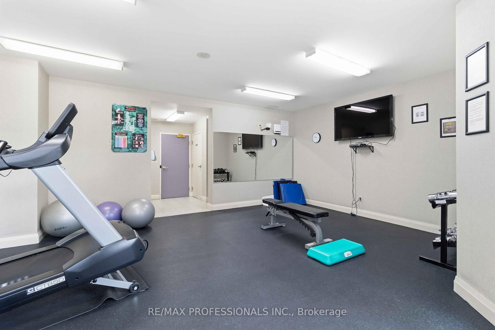 1150 Parkwest Place, Unit PH07 - Photo 31