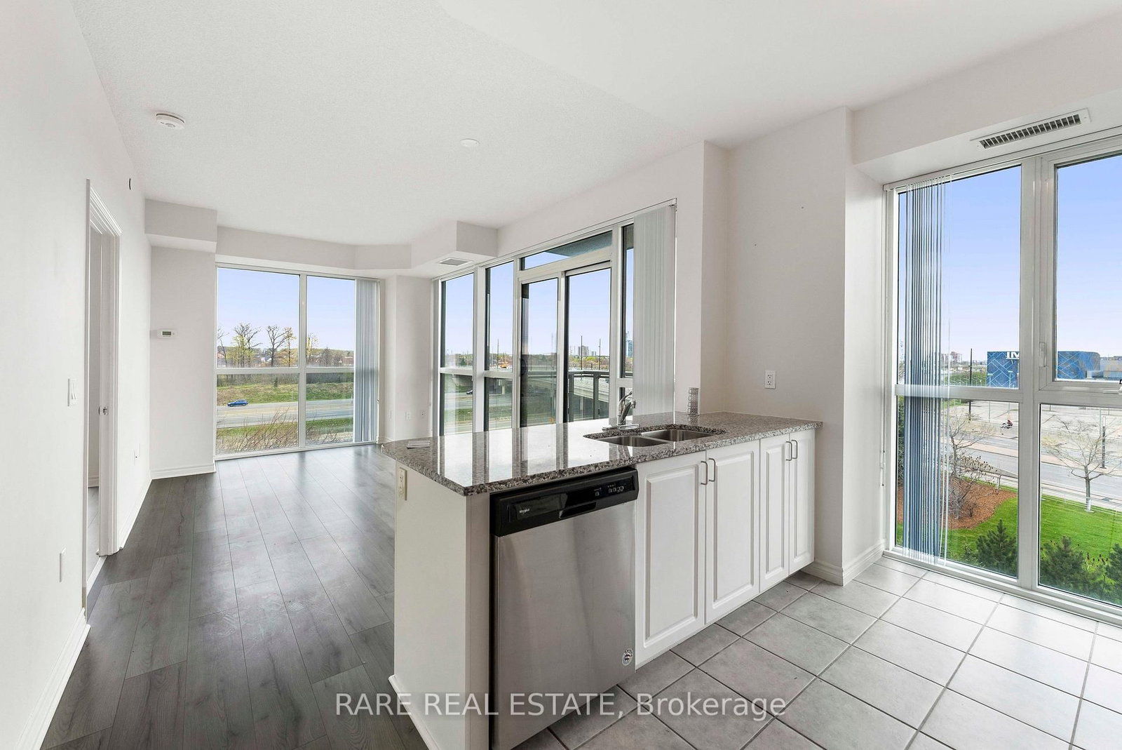 349 Rathburn Road W, Unit 605 - Photo 14