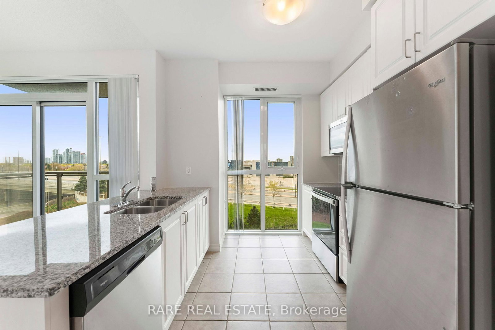 349 Rathburn Road W, Unit 605 - Photo 15