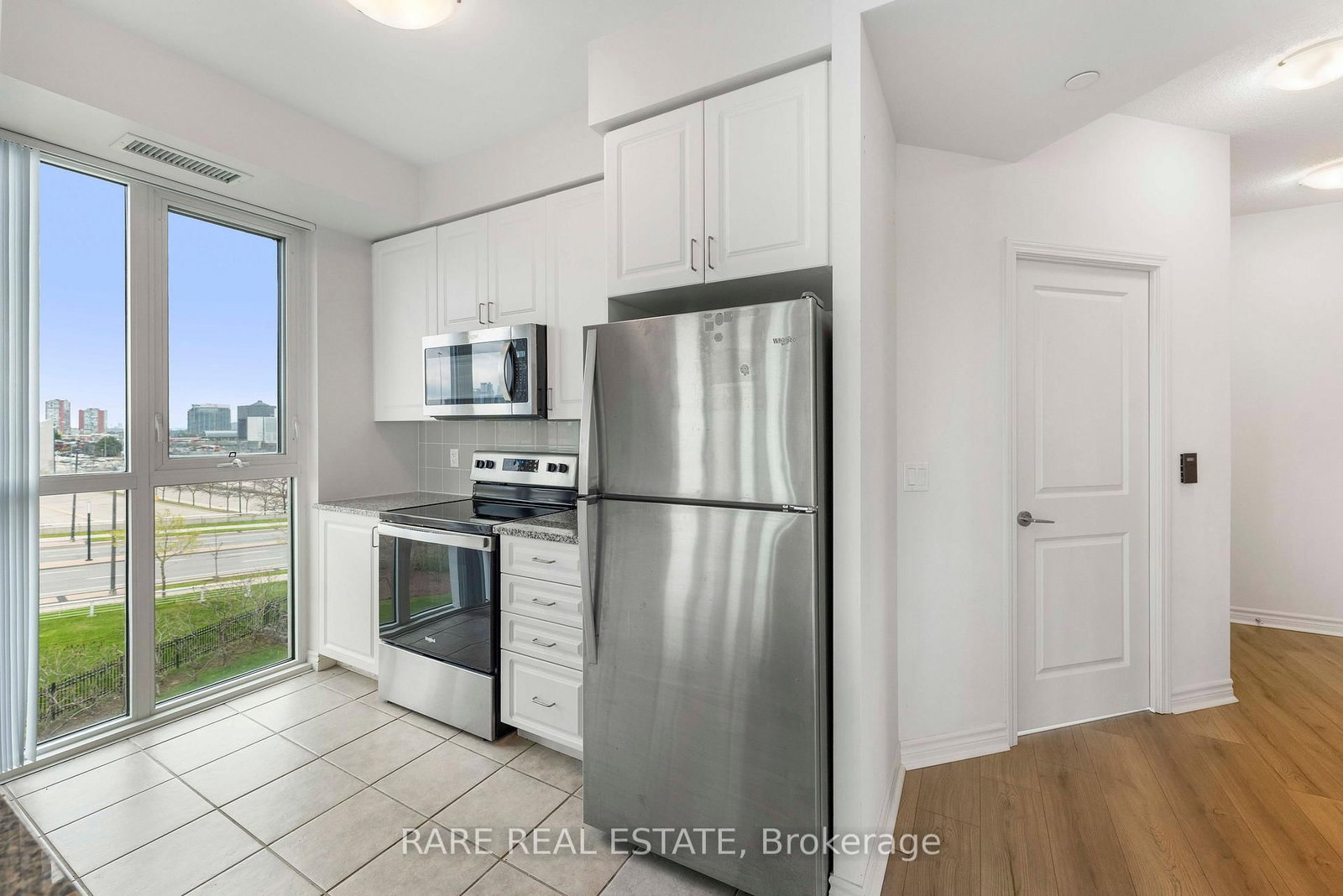 349 Rathburn Road W, Unit 605 - Photo 16