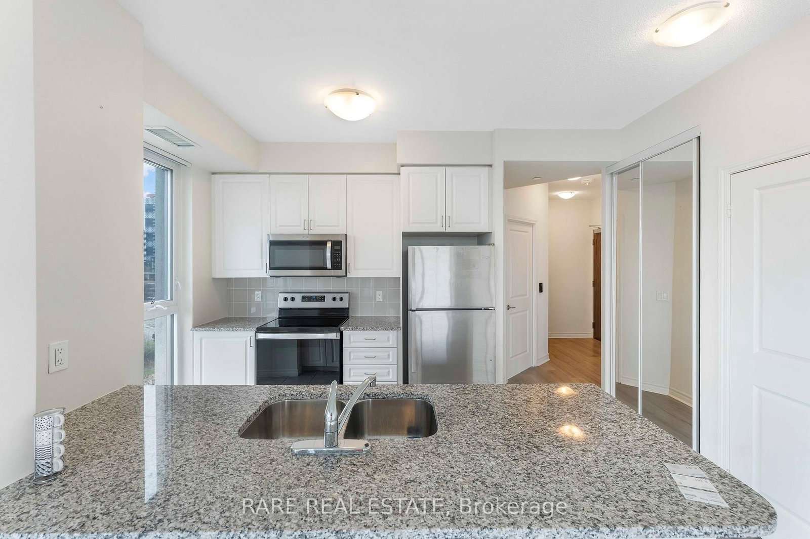 349 Rathburn Road W, Unit 605 - Photo 20