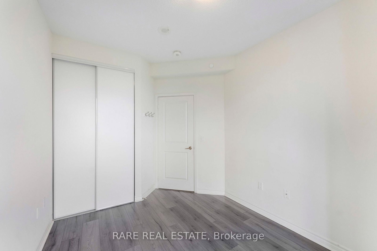 349 Rathburn Road W, Unit 605 - Photo 6