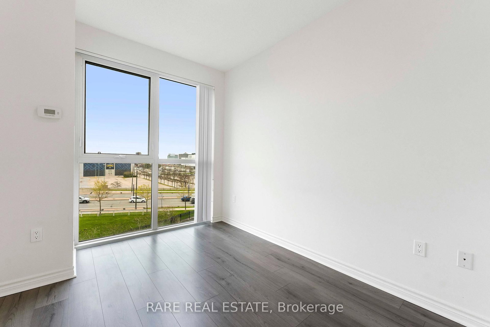 349 Rathburn Road W, Unit 605 - Photo 7