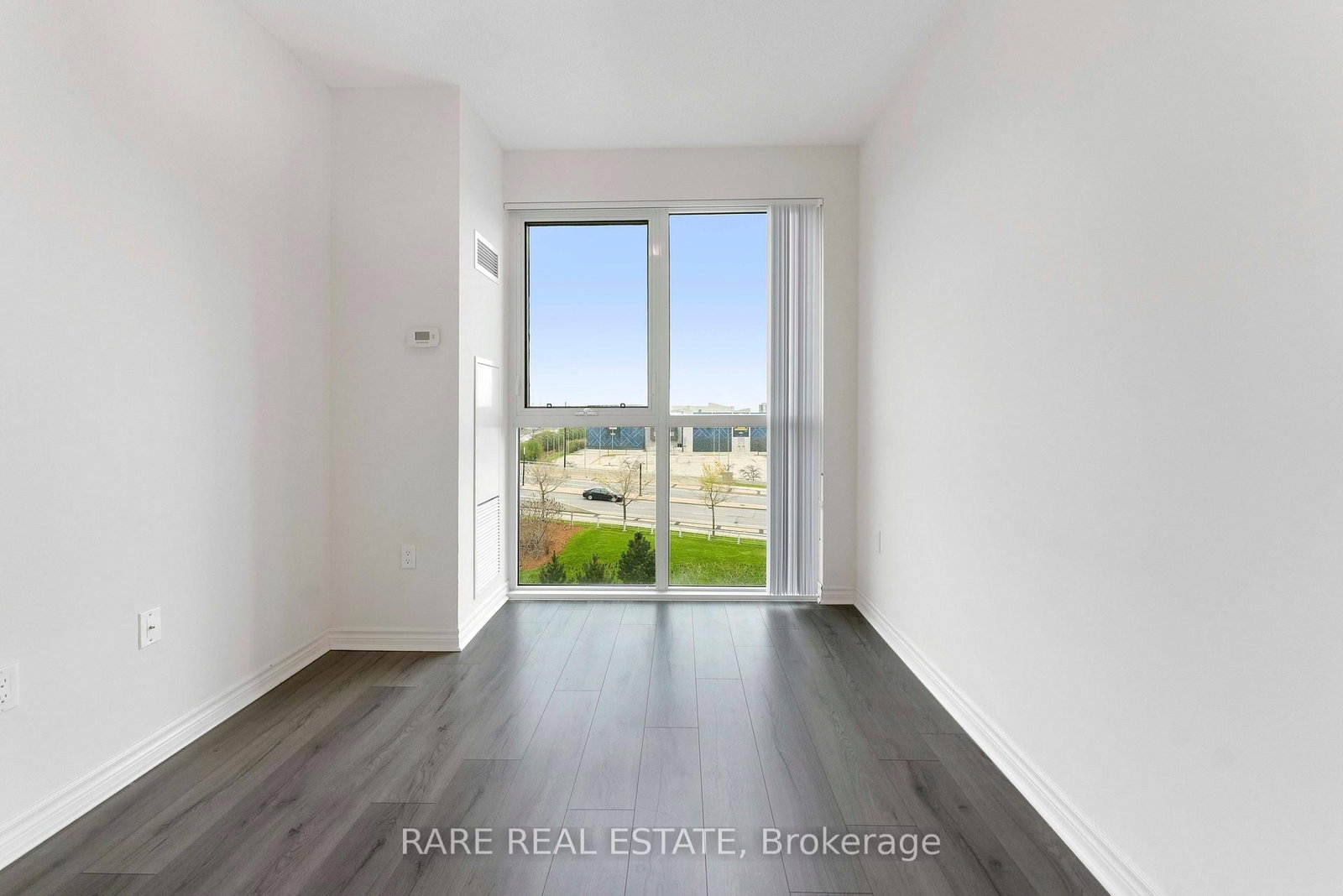 349 Rathburn Road W, Unit 605 - Photo 8