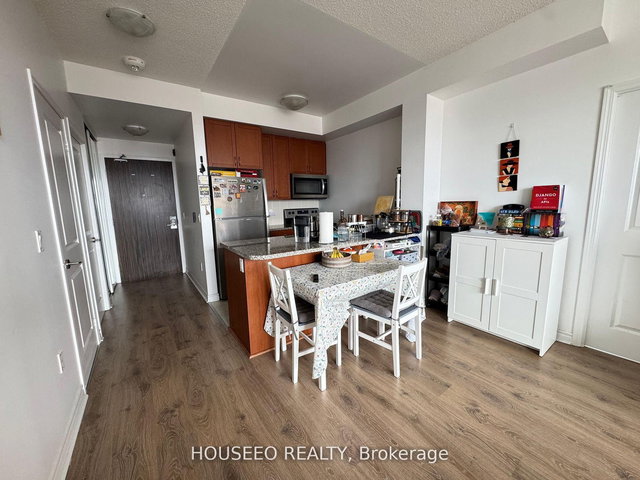 2217 - 349 Rathburn Road W W