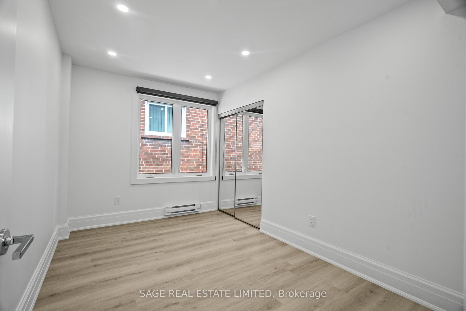 25 Chamberlain Avenue • Toronto, ON photo 16