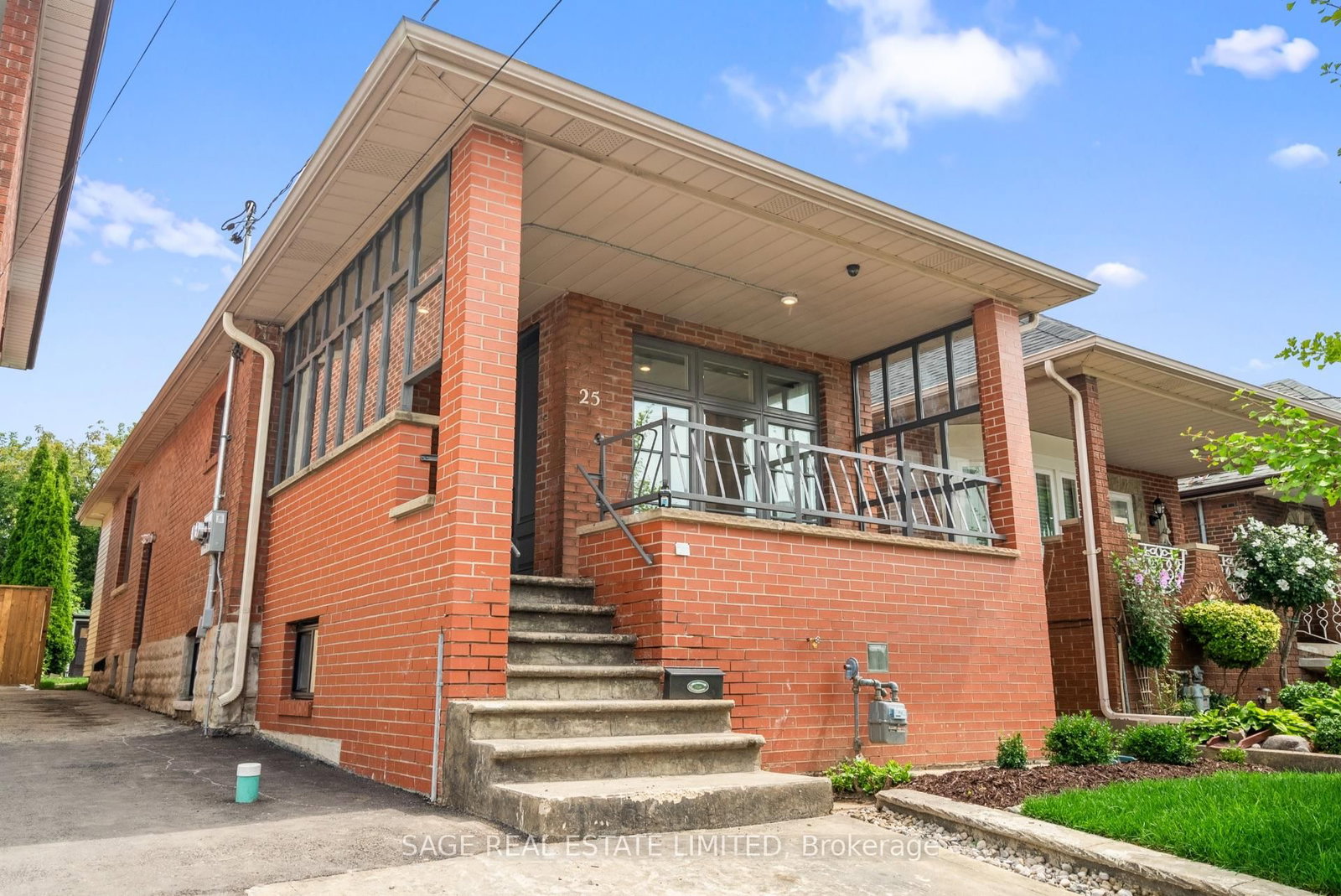 25 Chamberlain Avenue - Photo 2