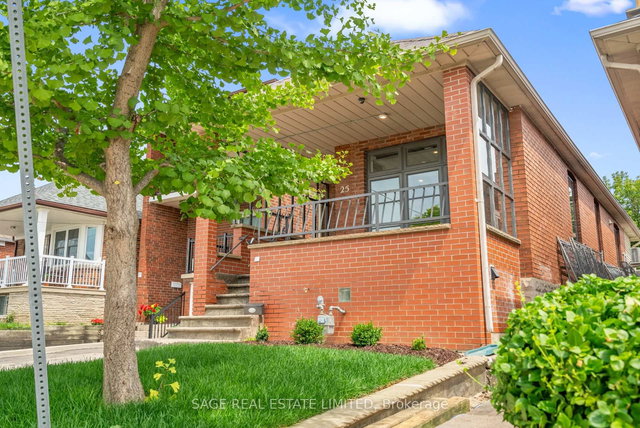 25 Chamberlain Avenue