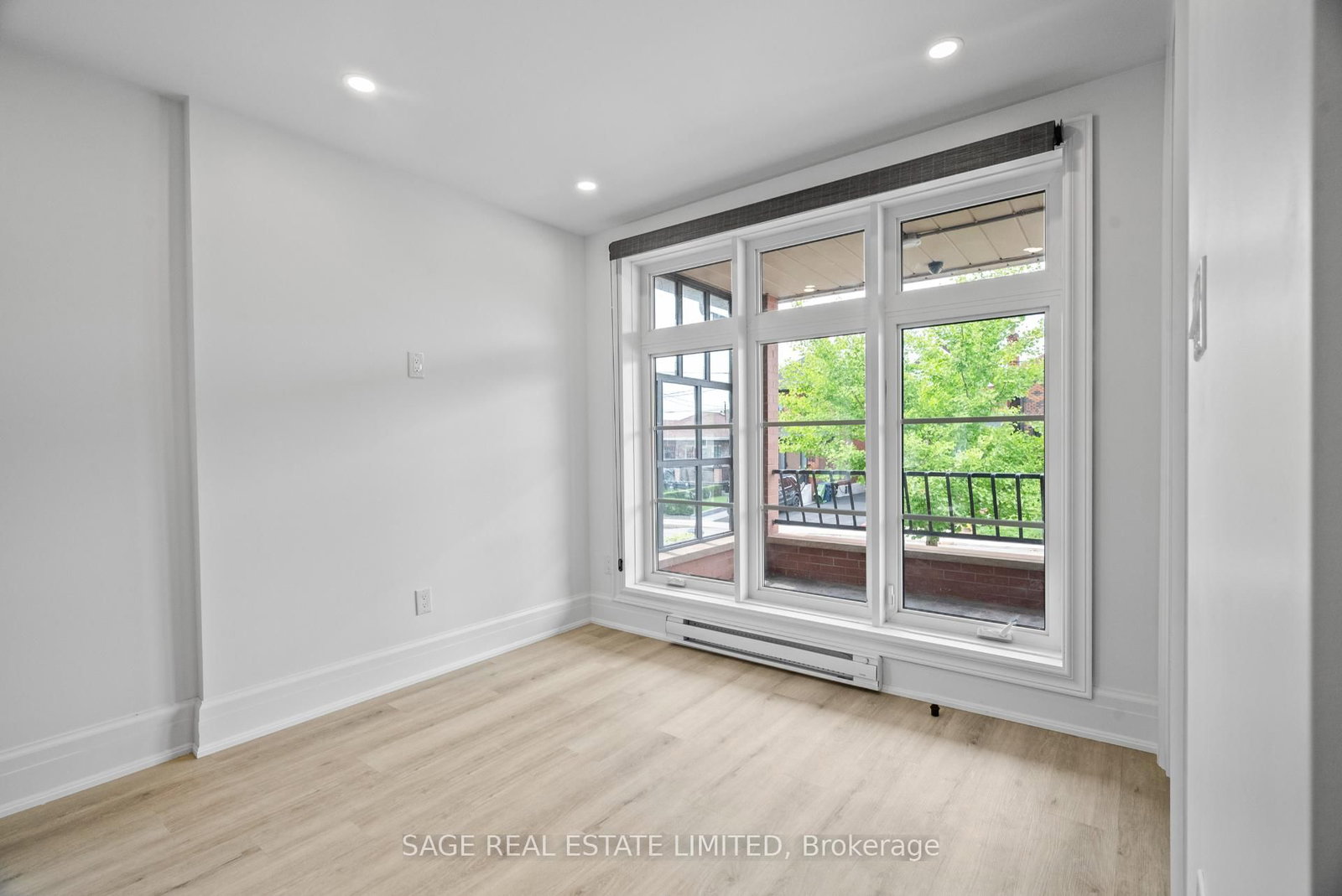 25 Chamberlain Avenue • Toronto, ON photo 9